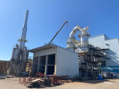 煙突が立ち上がりました